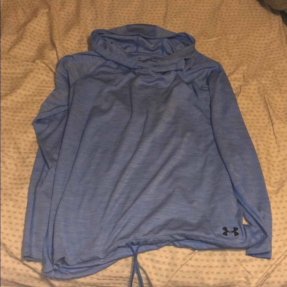 Under armor pull over